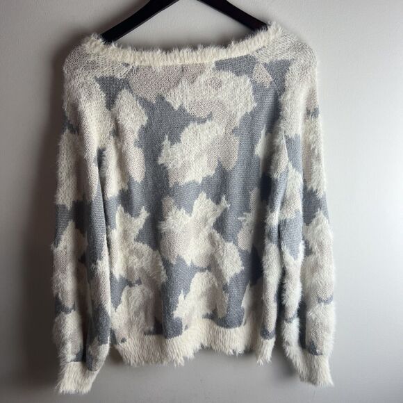 Umgee Sweater Women's Camo Crew Neck Long Sleeve Oversized Eyelash Sz M - Picture 8 of 9